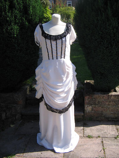 Saloon Girl / Edwardian Lady - Cream / Black - size 14/16