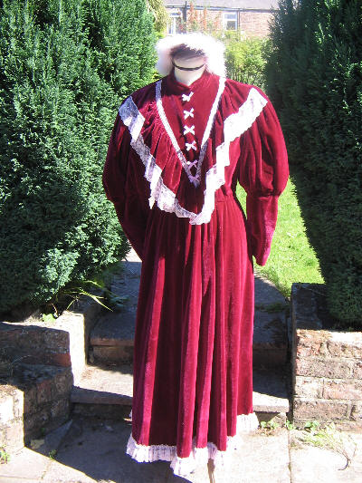 Victorian / Edwardian - Burgundy SIZE 14-16