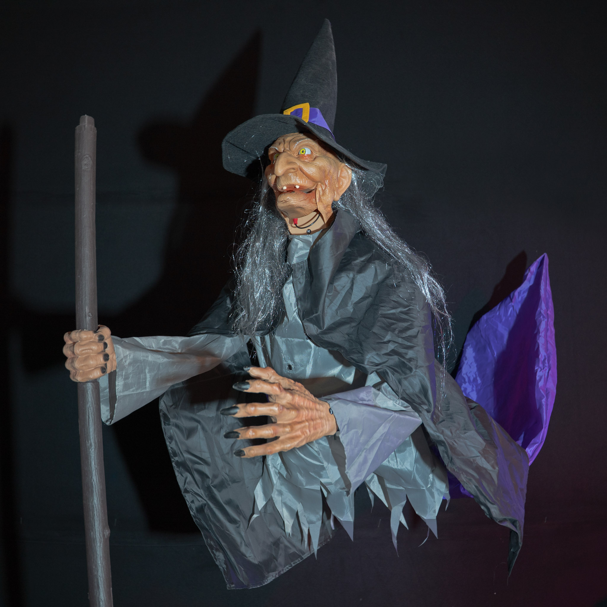 Flying Witch Willa Animatronic – 310cm Giant Halloween Display - Image 3