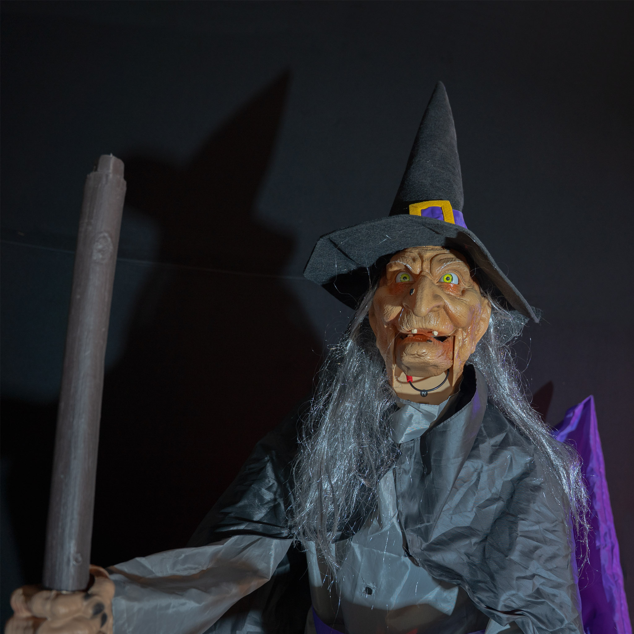 Flying Witch Willa Animatronic – 310cm Giant Halloween Display - Image 4